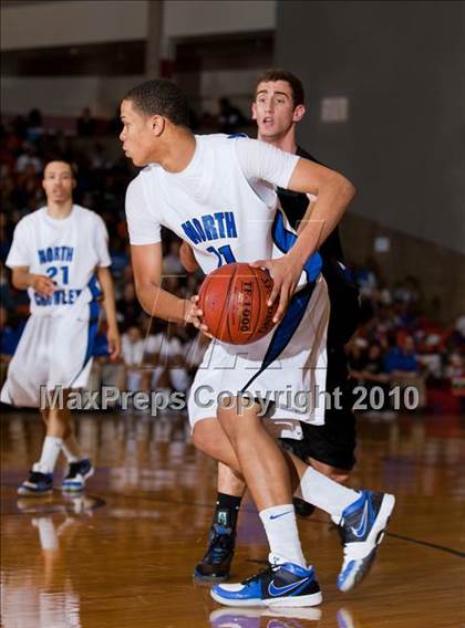 Thumbnail 3 in North Crowley vs. Plano West (Texas 5A Region 1 Semifinal) photogallery.