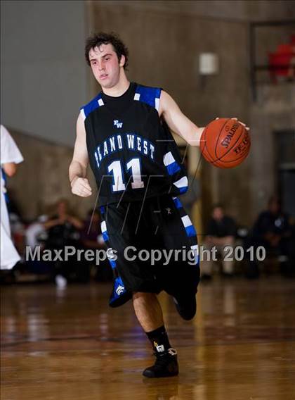 Thumbnail 1 in North Crowley vs. Plano West (Texas 5A Region 1 Semifinal) photogallery.