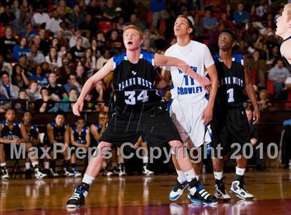 Thumbnail 1 in North Crowley vs. Plano West (Texas 5A Region 1 Semifinal) photogallery.