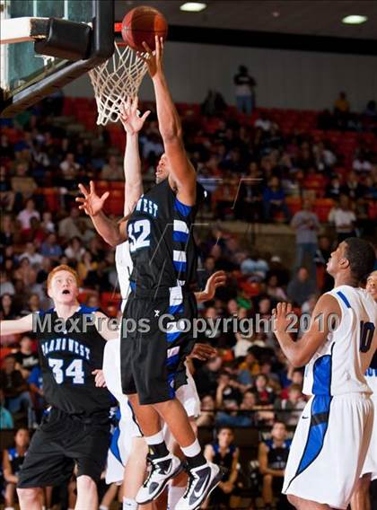 Thumbnail 2 in North Crowley vs. Plano West (Texas 5A Region 1 Semifinal) photogallery.