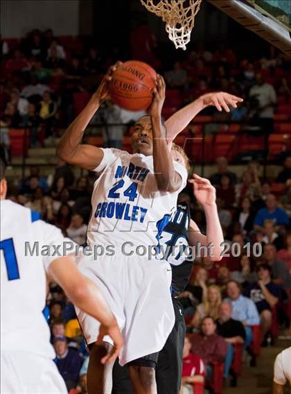 Thumbnail 1 in North Crowley vs. Plano West (Texas 5A Region 1 Semifinal) photogallery.