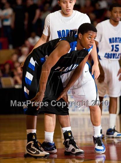 Thumbnail 1 in North Crowley vs. Plano West (Texas 5A Region 1 Semifinal) photogallery.