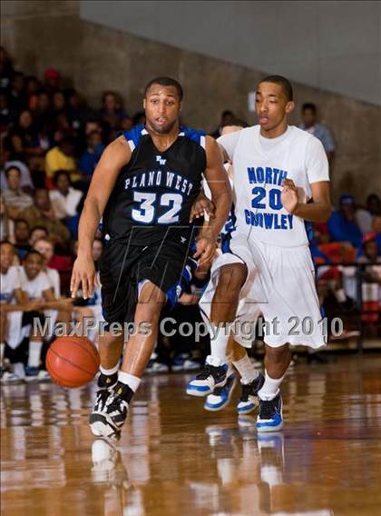 Thumbnail 3 in North Crowley vs. Plano West (Texas 5A Region 1 Semifinal) photogallery.