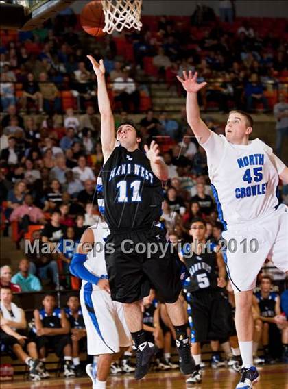 Thumbnail 2 in North Crowley vs. Plano West (Texas 5A Region 1 Semifinal) photogallery.