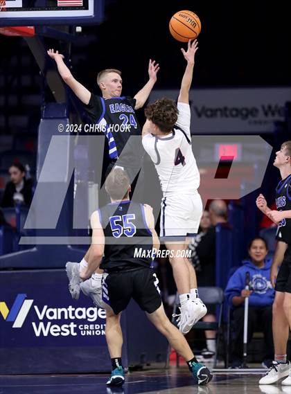 Thumbnail 3 in Desert Christian vs Benson (MLK Basketball Classic) photogallery.