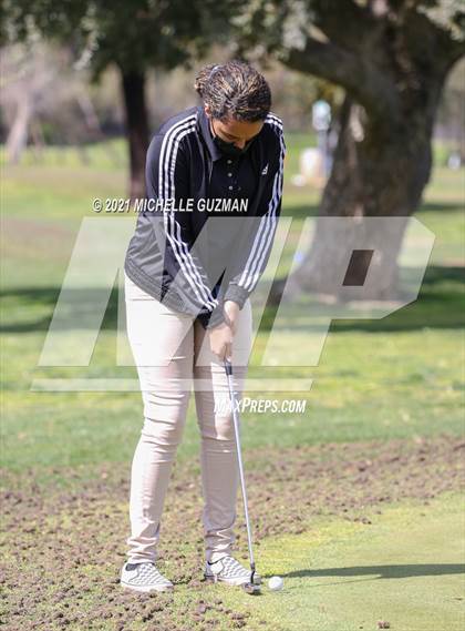 Thumbnail 1 in River Oaks Girls Golf Meet photogallery.