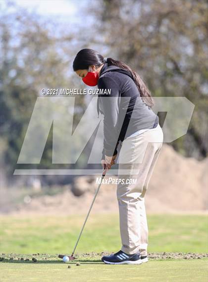 Thumbnail 1 in River Oaks Girls Golf Meet photogallery.