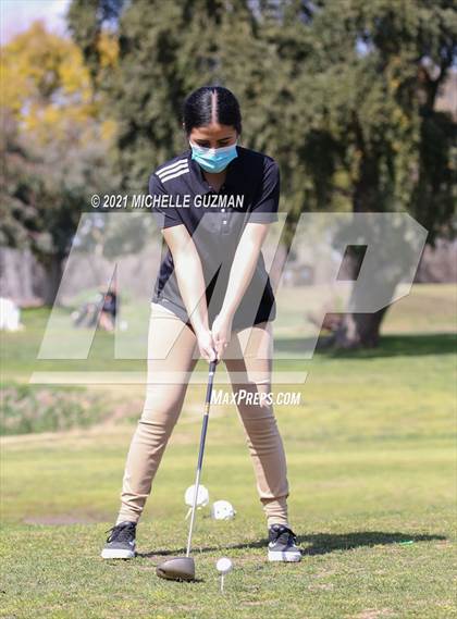 Thumbnail 1 in River Oaks Girls Golf Meet photogallery.