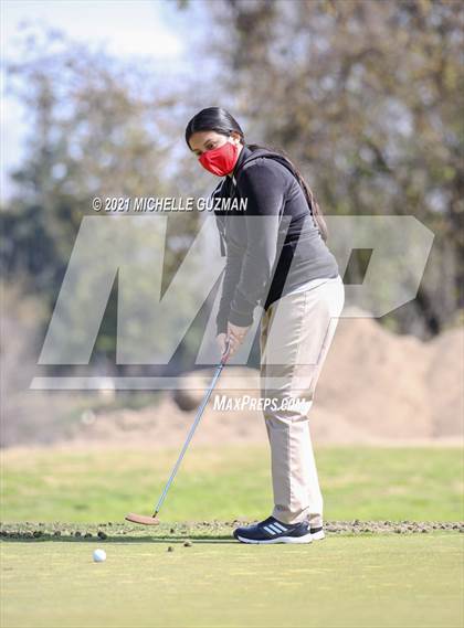 Thumbnail 3 in River Oaks Girls Golf Meet photogallery.
