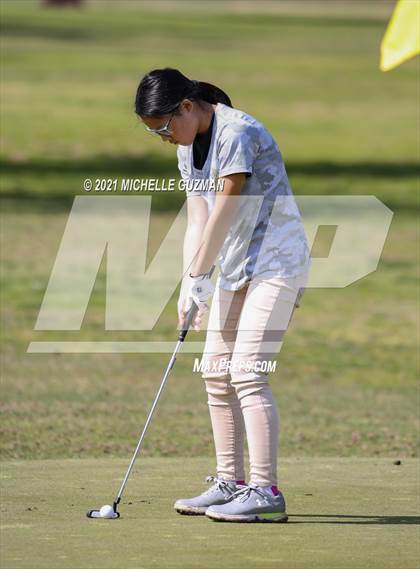 Thumbnail 3 in River Oaks Girls Golf Meet photogallery.
