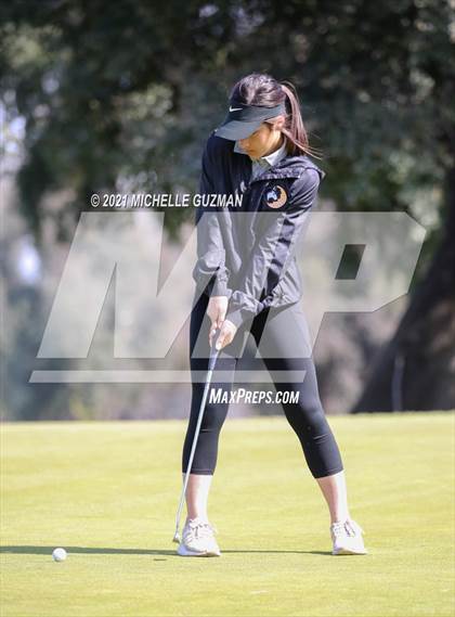 Thumbnail 3 in River Oaks Girls Golf Meet photogallery.