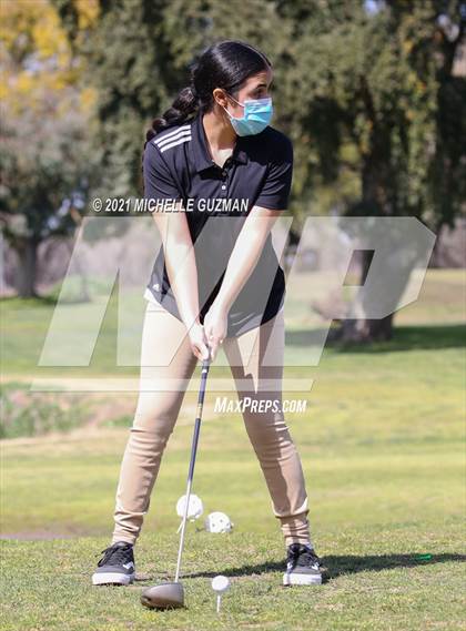 Thumbnail 2 in River Oaks Girls Golf Meet photogallery.