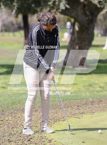 Thumbnail 2 in River Oaks Girls Golf Meet photogallery.