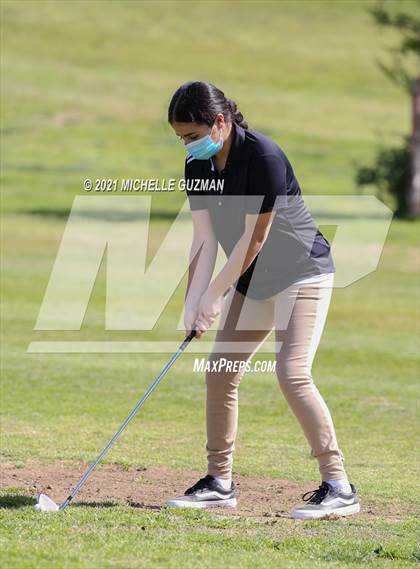 Thumbnail 1 in River Oaks Girls Golf Meet photogallery.
