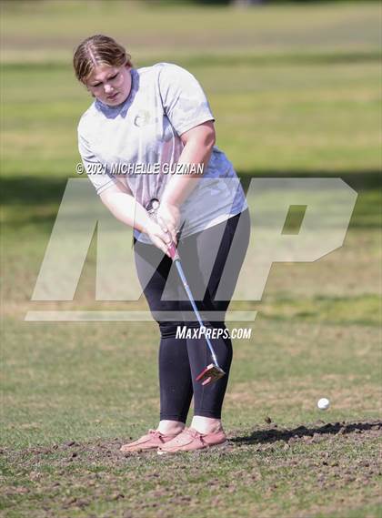 Thumbnail 1 in River Oaks Girls Golf Meet photogallery.