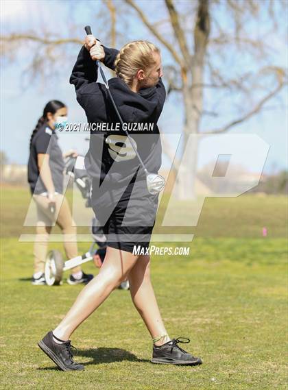 Thumbnail 3 in River Oaks Girls Golf Meet photogallery.