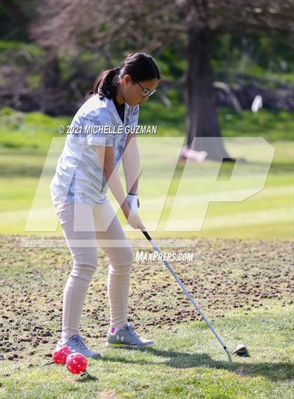 Thumbnail 1 in River Oaks Girls Golf Meet photogallery.