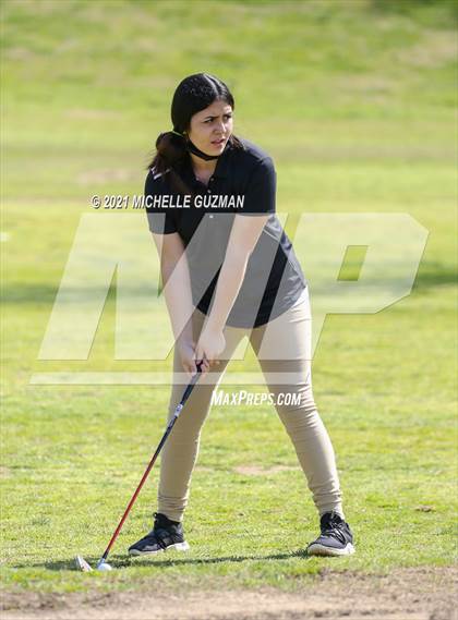 Thumbnail 3 in River Oaks Girls Golf Meet photogallery.