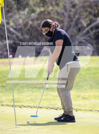 Thumbnail 3 in River Oaks Girls Golf Meet photogallery.