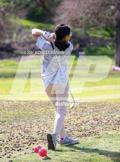 Thumbnail 2 in River Oaks Girls Golf Meet photogallery.