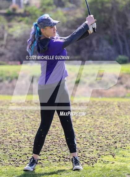 Thumbnail 3 in River Oaks Girls Golf Meet photogallery.