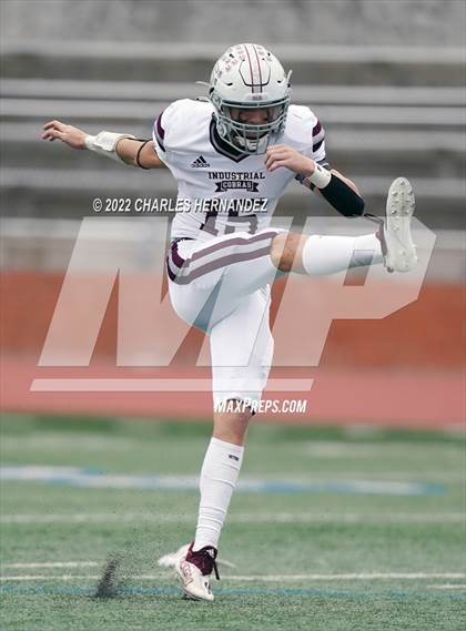 Thumbnail 2 in Industrial vs Llano (UIL 3A Division I Regional Semifinal) photogallery.