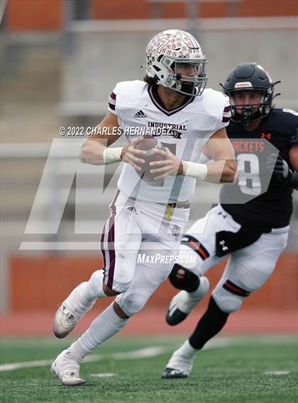 Thumbnail 3 in Industrial vs Llano (UIL 3A Division I Regional Semifinal) photogallery.