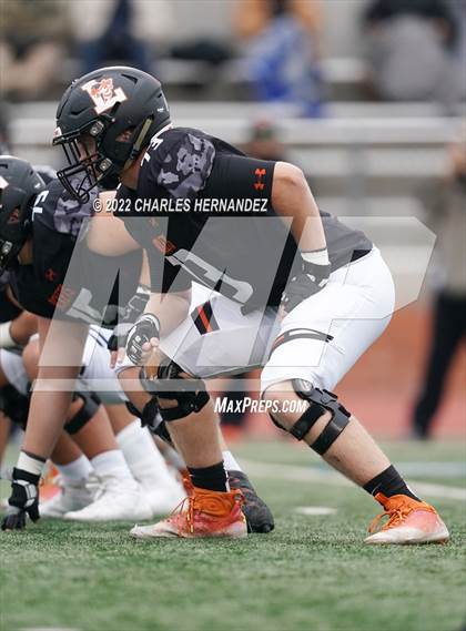 Thumbnail 2 in Industrial vs Llano (UIL 3A Division I Regional Semifinal) photogallery.