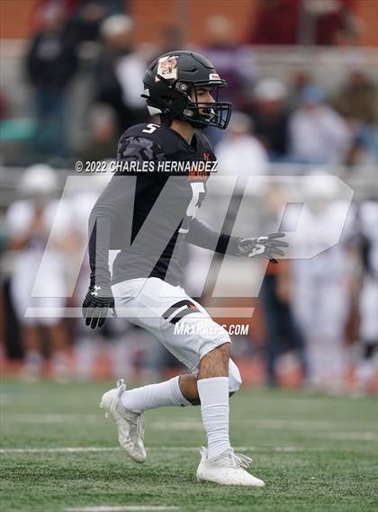 Thumbnail 3 in Industrial vs Llano (UIL 3A Division I Regional Semifinal) photogallery.