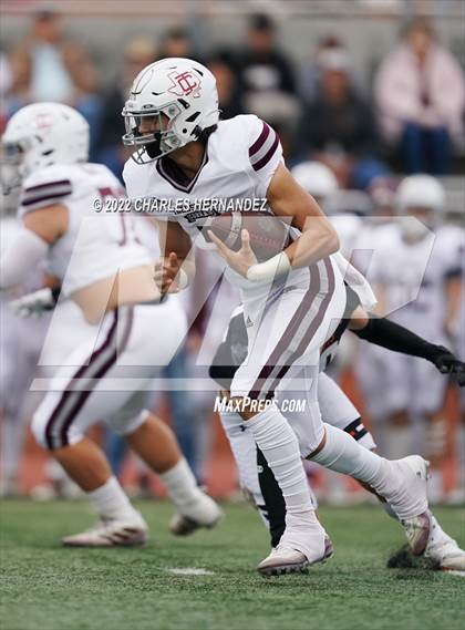 Thumbnail 2 in Industrial vs Llano (UIL 3A Division I Regional Semifinal) photogallery.