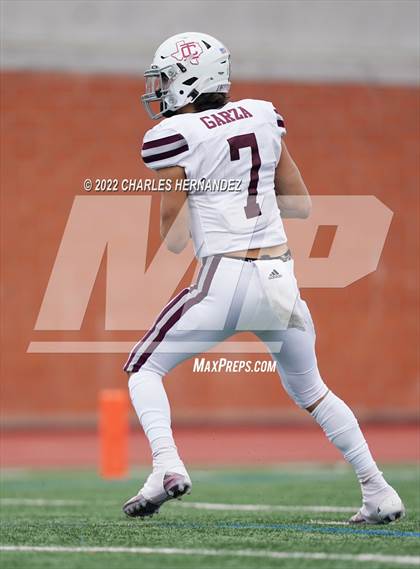 Thumbnail 2 in Industrial vs Llano (UIL 3A Division I Regional Semifinal) photogallery.