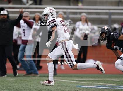 Thumbnail 3 in Industrial vs Llano (UIL 3A Division I Regional Semifinal) photogallery.