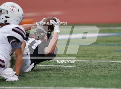 Thumbnail 3 in Industrial vs Llano (UIL 3A Division I Regional Semifinal) photogallery.