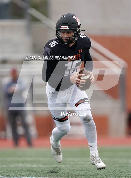 Thumbnail 2 in Industrial vs Llano (UIL 3A Division I Regional Semifinal) photogallery.
