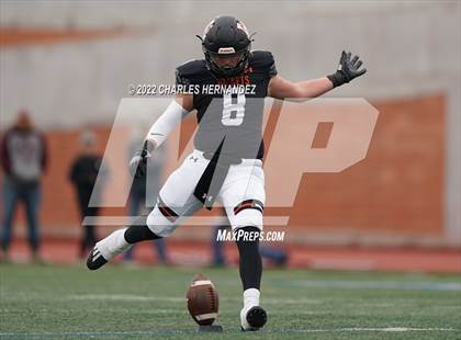 Thumbnail 3 in Industrial vs Llano (UIL 3A Division I Regional Semifinal) photogallery.