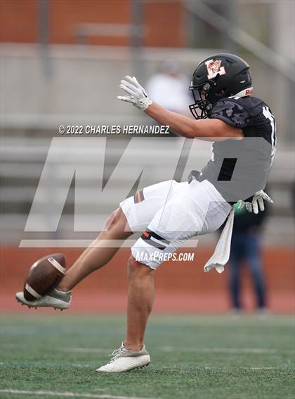 Thumbnail 3 in Industrial vs Llano (UIL 3A Division I Regional Semifinal) photogallery.