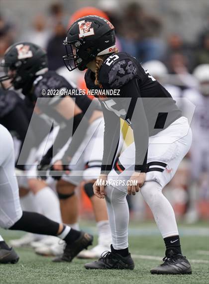 Thumbnail 2 in Industrial vs Llano (UIL 3A Division I Regional Semifinal) photogallery.