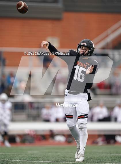 Thumbnail 3 in Industrial vs Llano (UIL 3A Division I Regional Semifinal) photogallery.