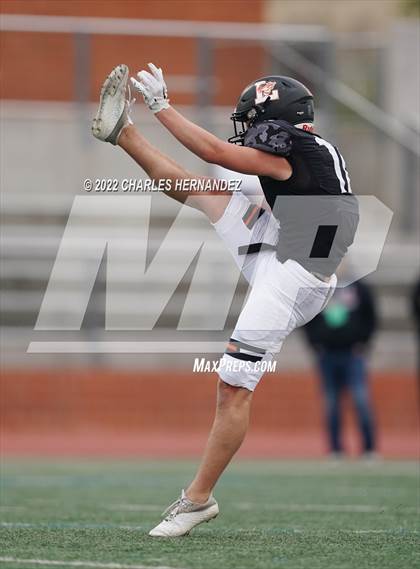 Thumbnail 1 in Industrial vs Llano (UIL 3A Division I Regional Semifinal) photogallery.