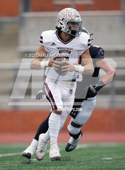 Thumbnail 1 in Industrial vs Llano (UIL 3A Division I Regional Semifinal) photogallery.