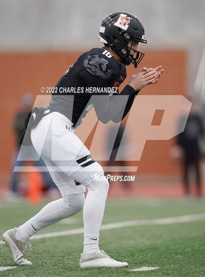Thumbnail 3 in Industrial vs Llano (UIL 3A Division I Regional Semifinal) photogallery.