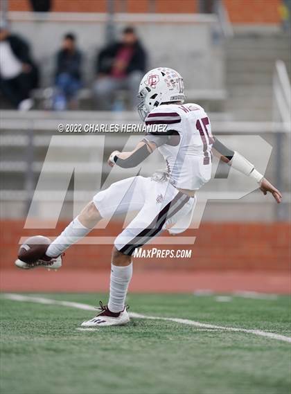 Thumbnail 1 in Industrial vs Llano (UIL 3A Division I Regional Semifinal) photogallery.