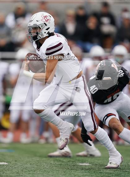 Thumbnail 2 in Industrial vs Llano (UIL 3A Division I Regional Semifinal) photogallery.
