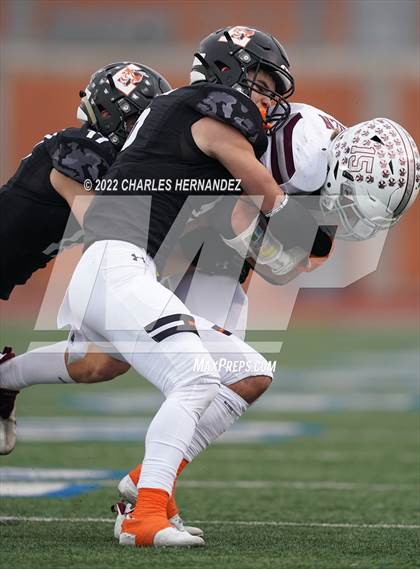 Thumbnail 2 in Industrial vs Llano (UIL 3A Division I Regional Semifinal) photogallery.