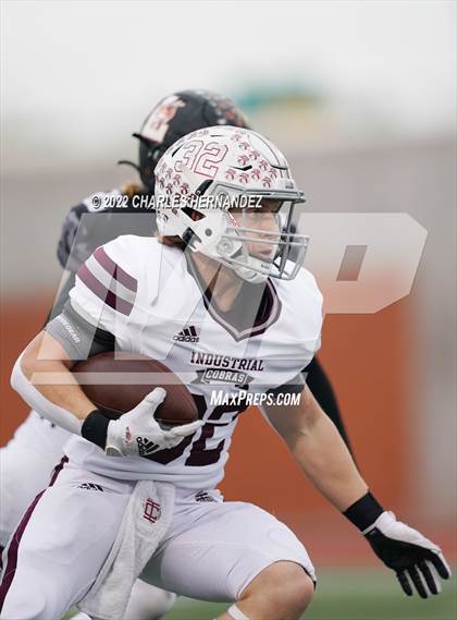 Thumbnail 3 in Industrial vs Llano (UIL 3A Division I Regional Semifinal) photogallery.