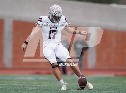 Thumbnail 2 in Industrial vs Llano (UIL 3A Division I Regional Semifinal) photogallery.