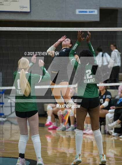 Thumbnail 1 in Tigard @ Lakeridge photogallery.