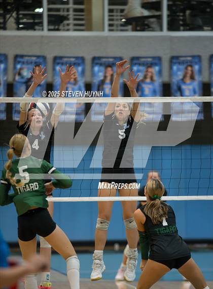 Thumbnail 1 in Tigard @ Lakeridge photogallery.