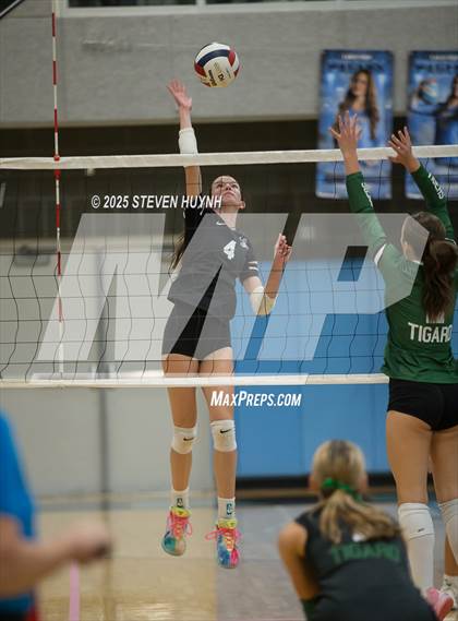 Thumbnail 1 in Tigard @ Lakeridge photogallery.