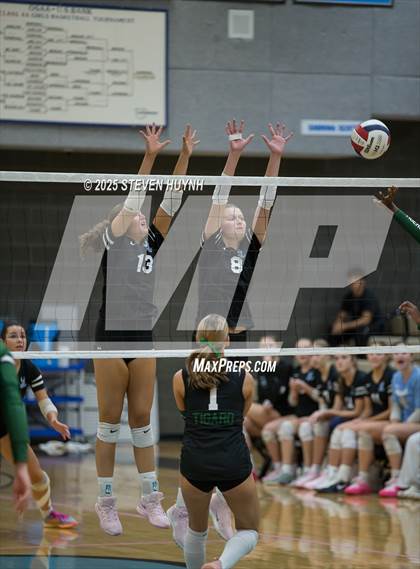 Thumbnail 2 in Tigard @ Lakeridge photogallery.